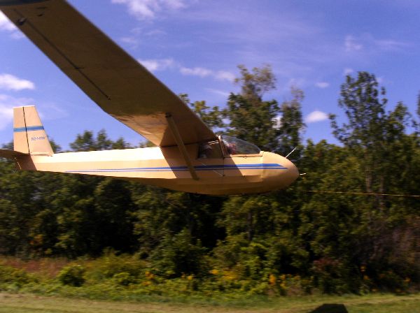 Sailplane under tow