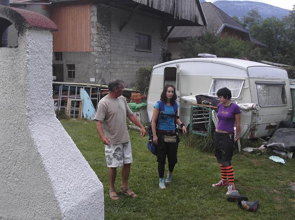 Irwyn Jehu with his neices - Maison du Moulin, Annecy