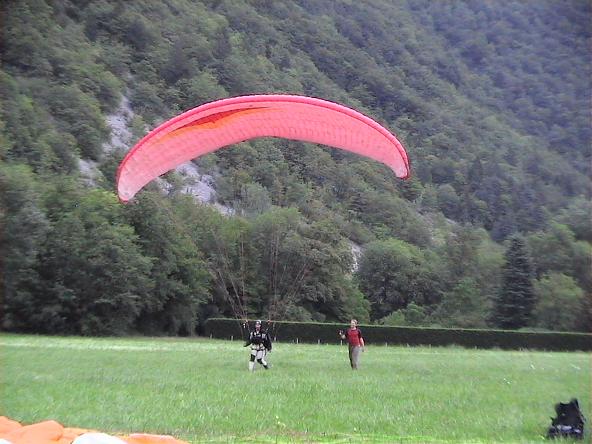 Andy Brazier landing next to Mark Andrews - Maison du Moulin, Annecy